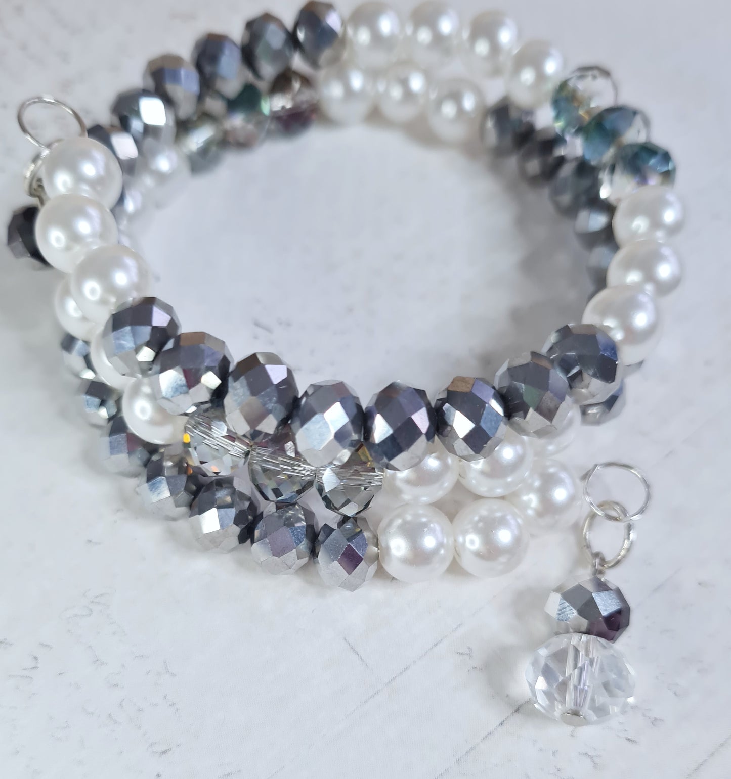Armband - Glamúr, silfur og perlur.