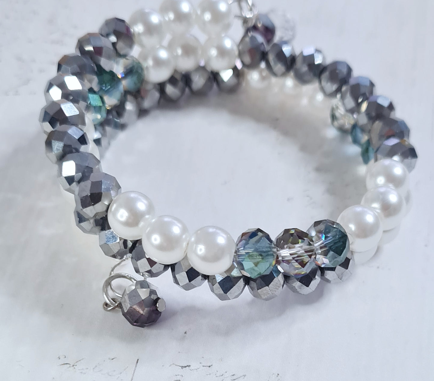 Armband - Glamúr, silfur og perlur.