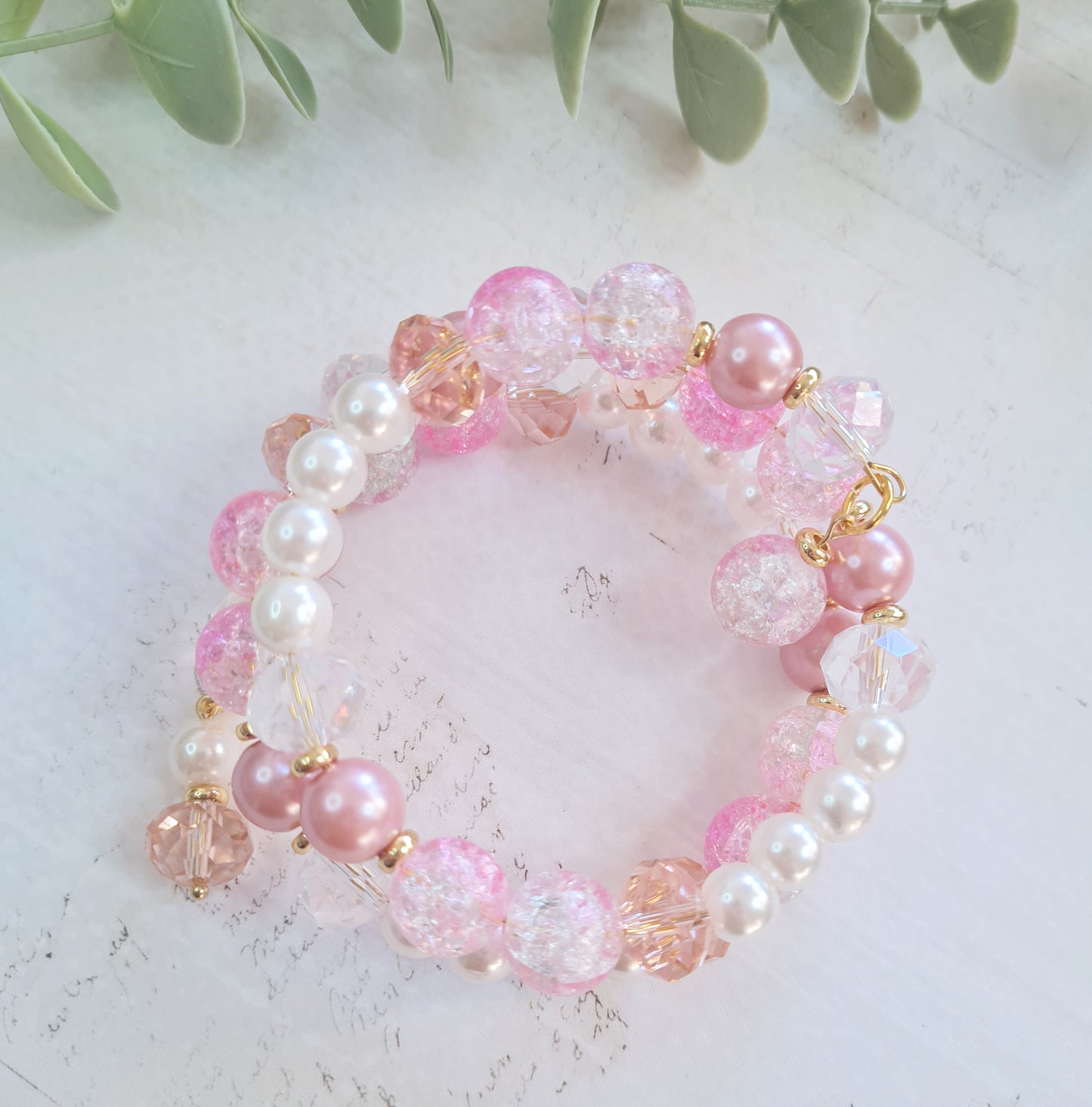 Armband - Bleiktóna, gyllt og glit.