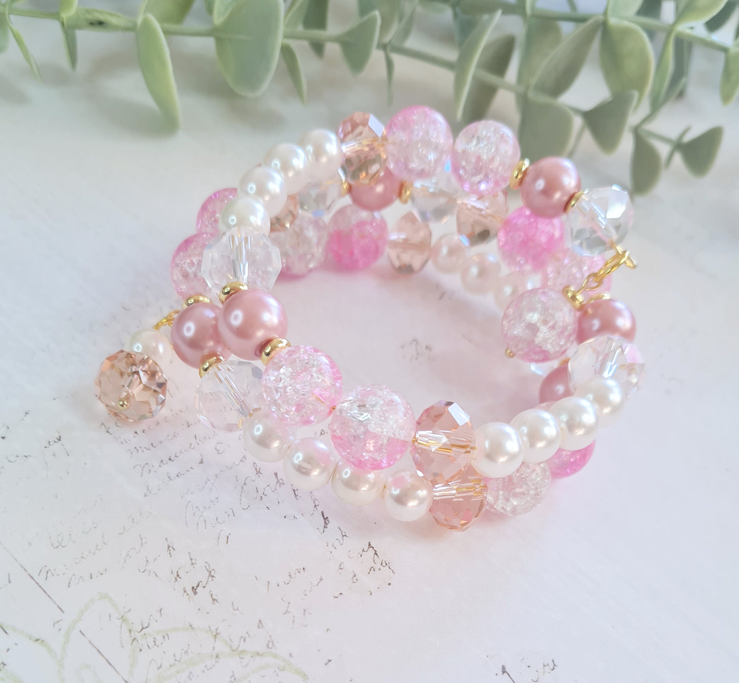 Armband - Bleiktóna, gyllt og glit.