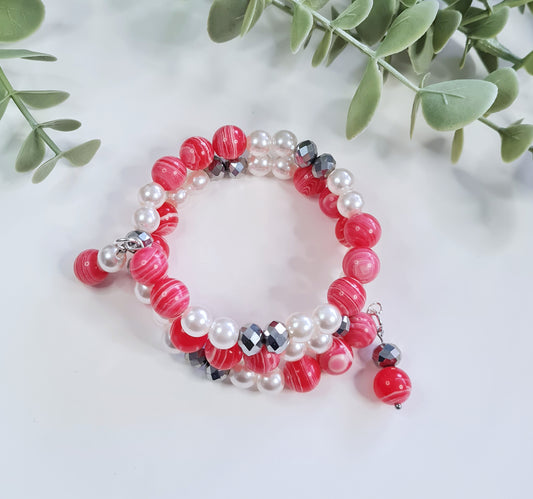 Armband - Bleik-rauðtóna, perlur, silfurlit og glit.