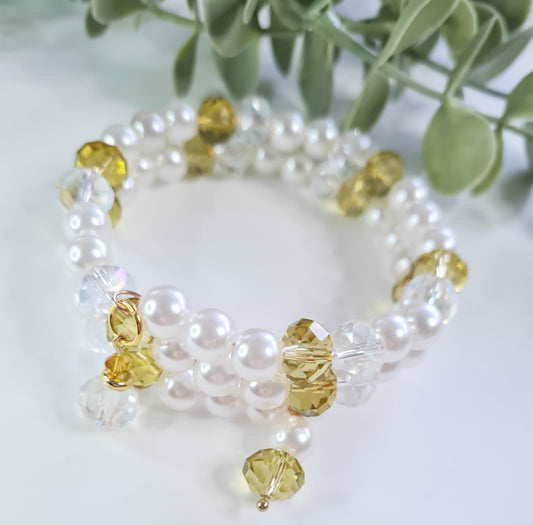 Armband - Græn-gultóna, perlur og glit.